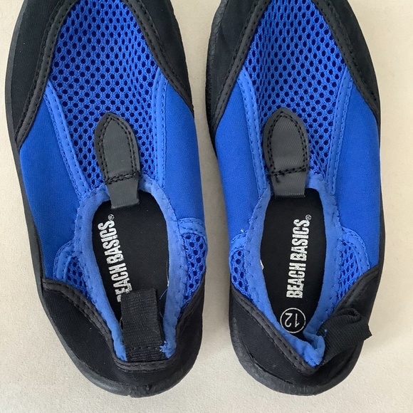 Brand new toddler size 12 water shoes surf walker - Picture 3 of 4